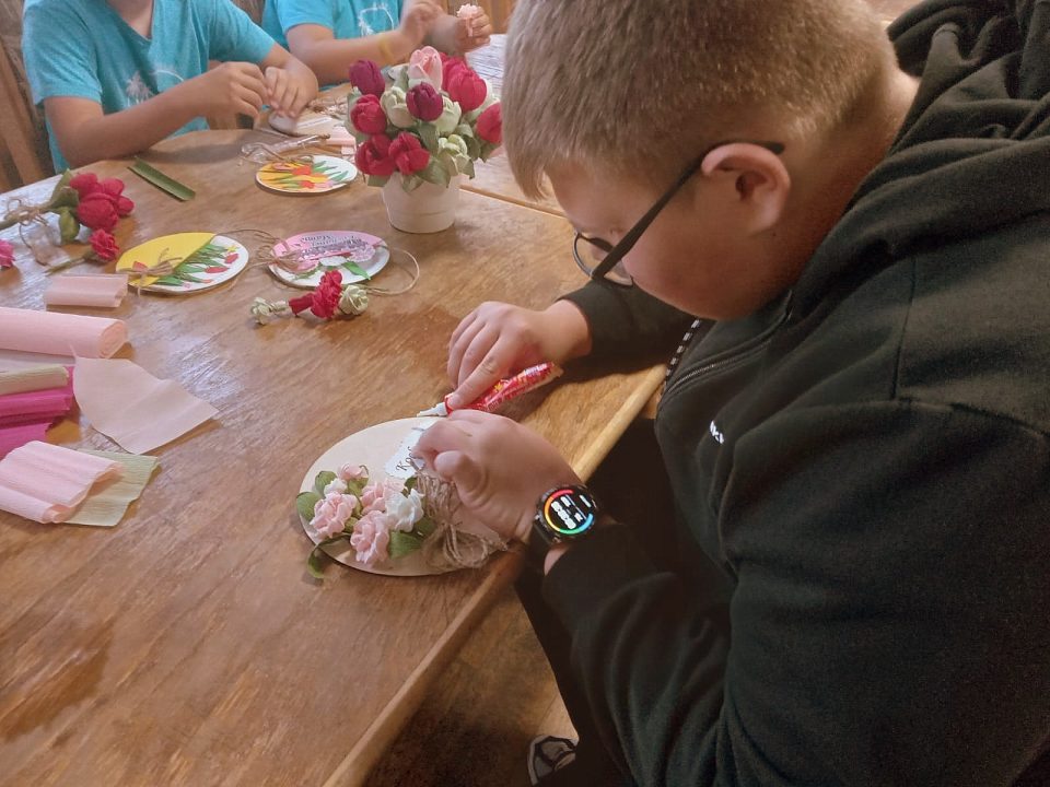 Miniaturka artykułu Rękodzieło w świetlicach środowiskowych