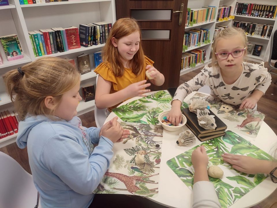 Miniaturka artykułu NaJEŻone warsztaty w bibliotece w Przedmościu (13.11)