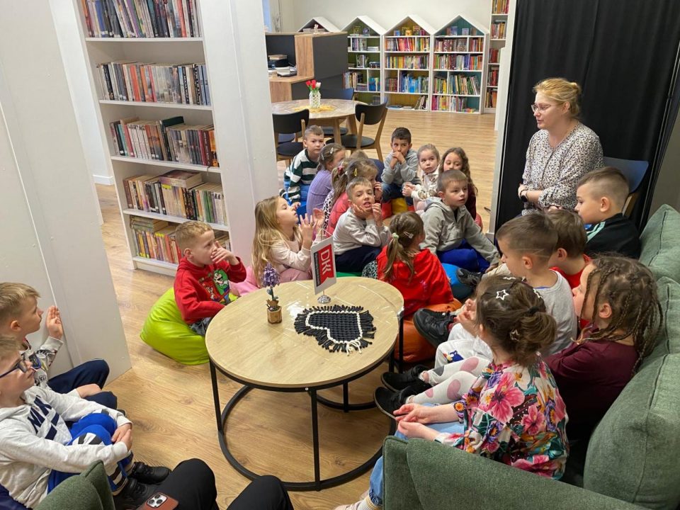 Miniaturka artykułu Lekcja biblioteczna z Pszczółkami i Lokomotywą – 16.03