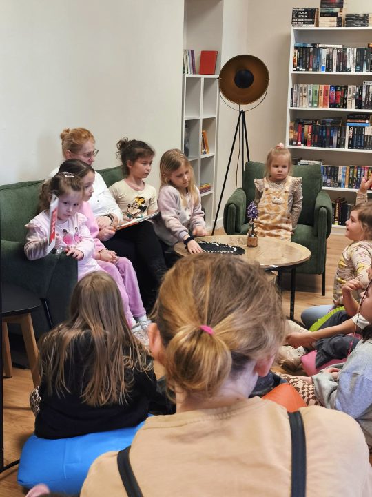 Miniaturka artykułu Książkowe Moliki rozmawiały o odwadze – 12.03