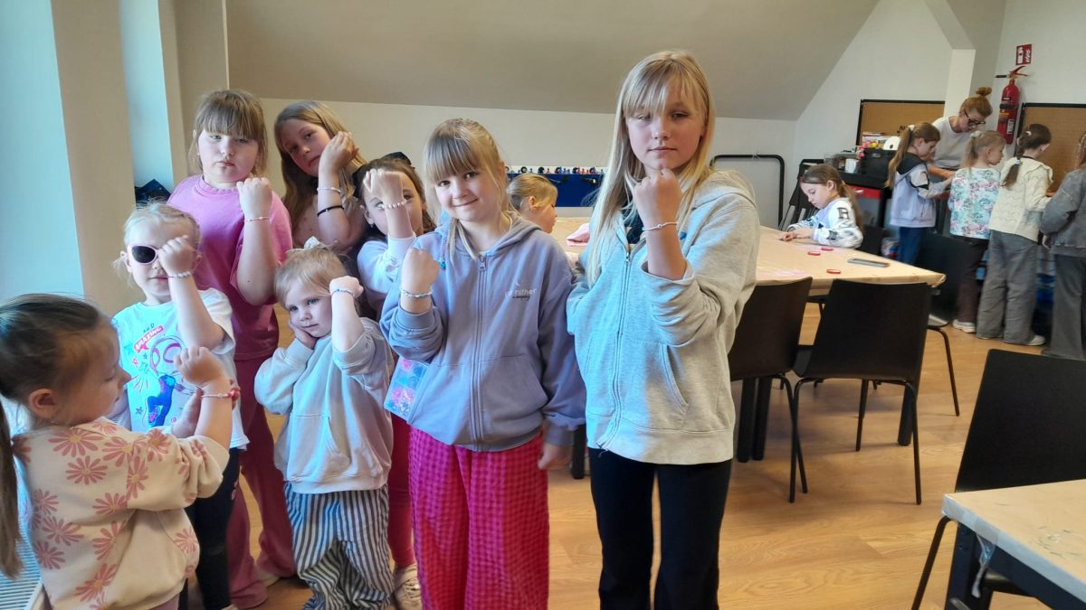 Miniaturka artykułu Spotkanie z biżuterią w świetlicy w Serbach – 28.04