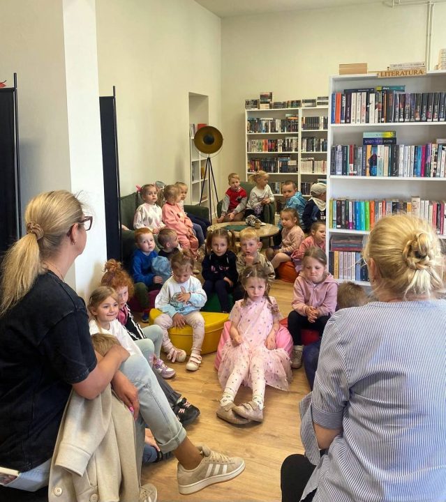 Miniaturka artykułu Stokrotki, Motylki i pszczele opowieści – 6.05